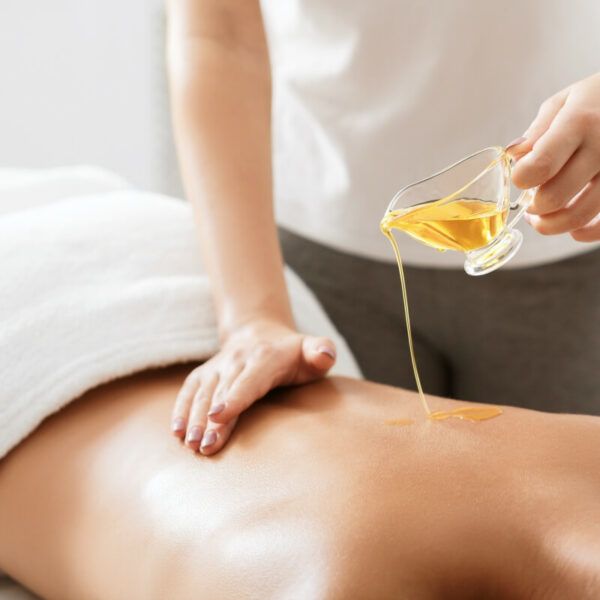 entspannen bei einer aromaoelmassage