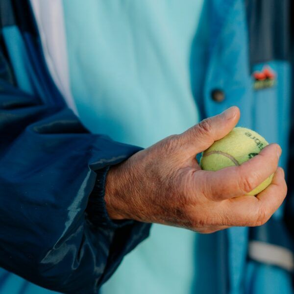 triggerpunkte behandeln mit tennisball