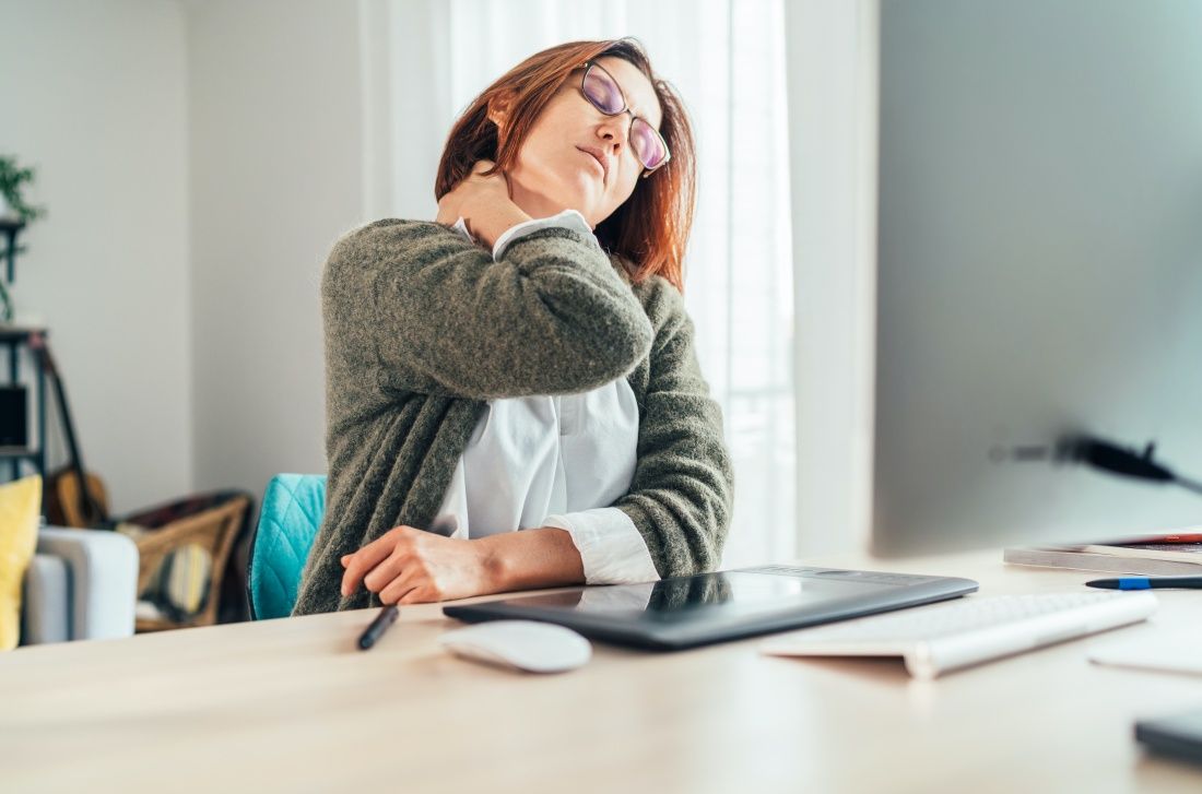 Rueckenschmerzen-im-buero